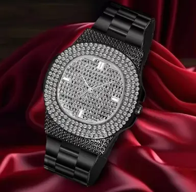 black dile silver dimands design watch for men